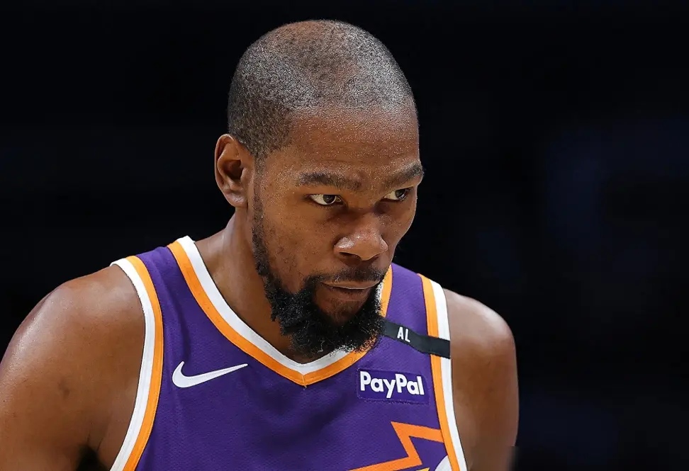 杜兰特连续十场比赛得分超过领先优势明显，中国队不断突破！